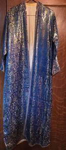 lot 313 image: Lovely Blue Silk Kimono