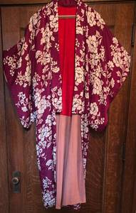 lot 314 image: Stunning Open-Sleeve Burgundy Silk Kimono