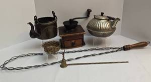 lot 329 image: Vintage Housewares Collection