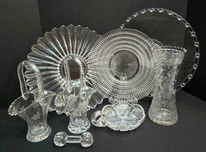 lot 413 image: Shining Glass and Crystal ServingDecorative Collection
