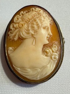 lot 172 image: Vintage Silver (800) Cameo Brooch