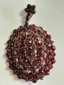 lot 171 image: Vintage Garnet Pendant