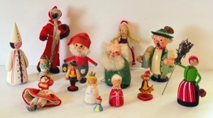 lot 508 image: Variety of Vintage Scandinavian and German Dolls