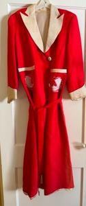 lot 487 image: Vintage Chinese Silk Robe