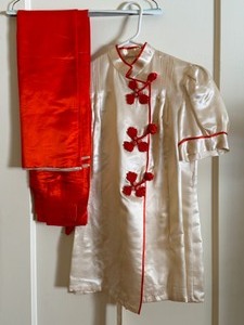 lot 490 image: Two Piece Vintage Silk Pants and Shirt Set