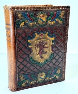 lot 478 image: Vintage Leather Cover Book Wonders of Italy  Book Wonders of Italy the Medici Art