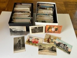 lot 471 image: Large Assortment of Vintage Postcards