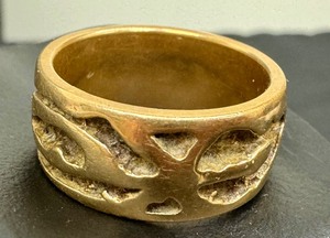 lot 177 image: 14k Carved Ring  Brutalist Style 14k Carved Ring