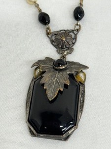lot 186 image: Vintage Silver and Onyx Necklace