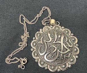 lot 192 image: Middle East Pendant