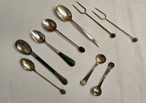 lot 436 image: Splendid Sterling Silver SpoonFork Selection