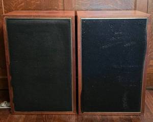 lot 437 image: Pair if Vintage Epicure Products Speakers