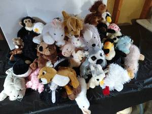 lot 36 image: Tote With 46 Plush Animals - ALL Ganz
