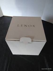 lot 41 image: Box of 4 New Lenox Hand-Painted Glasses