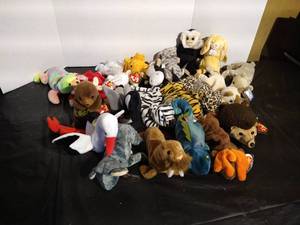 lot 48 image: (20) Beanie Babies - All Different
