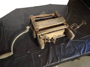 lot 68 image: Antique Clothes Wringer