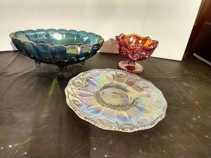 lot 101 image: (3) Carnival Glass Pieces
