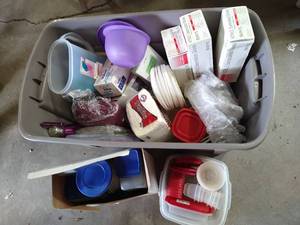 lot 127 image: Large Tub of KitchenPlasticPaper, Etc