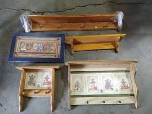 lot 130 image: Lot of Shelves - Some With Hooks