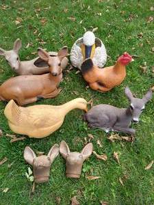 lot 131 image: Lot of (6) Plastic Outdoor Animals