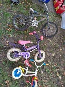 lot 136 image: (3) Kids Bikes