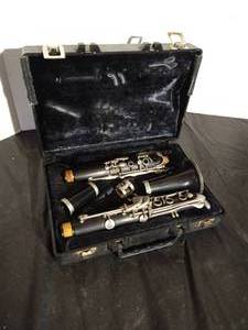 lot 138 image: Artley Clarinet in Case