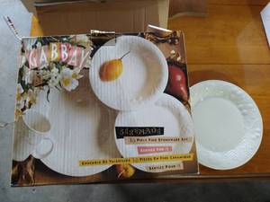 lot 149 image: Box of NIB Gibson Dishes