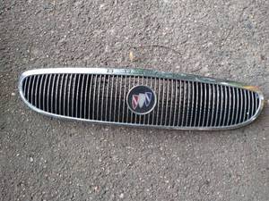 lot 160 image: Vintage Buick Car Grill