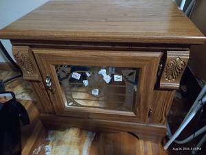 lot 191 image: (2) Matching Night Stands