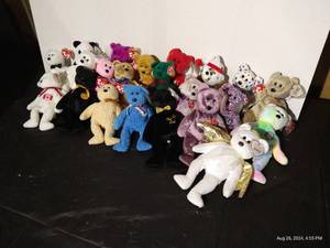 lot 198 image: (22) Ty Beanie Baby Bears