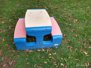 lot 199 image: Little Tikes Kids Picnic Table