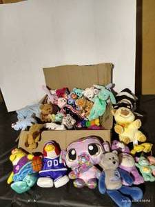 lot 200 image: Leftovers Plush Lot