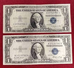 lot 276 image: (2) 1935 Silver Certificate $1 Bills