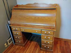 lot 290 image: Rolltop Desk
