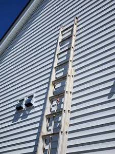 22 ft Aluminum Extension Ladder