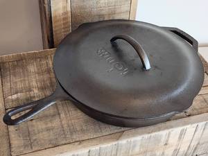 Lodge 12 Round Cast Iron Skillet