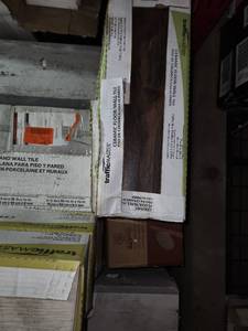 Large pallet mixed wood grain tile