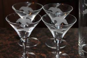 lot 1 image: Vintage Glassware Set with Bird Etching Including Shaker, Highball, and Martini Glasses - 11 Pieces
