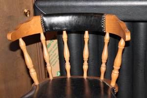 lot 3 image: Vintage Wooden Bar Stools with Cushioned Seats and Backrests - Set of 2