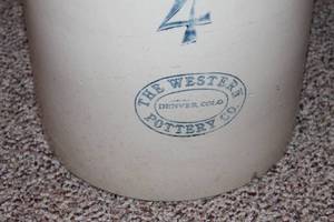 lot 5 image: The Western Pottery Co. Antique 4-Gallon Stoneware Crock