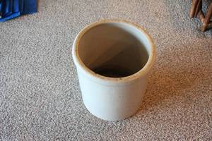 lot 13 image: Antique Red Wing Stoneware Crock No. 10