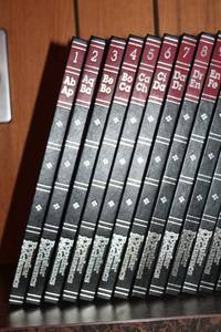 lot 66 image: Collection of Popular Mechanics and Black & Decker Encyclopedias and Guides