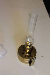 lot 81 image: Vintage Brass Oil Lamp with Glass Chimney