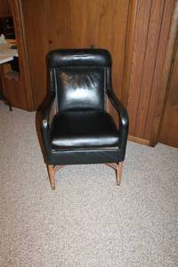 lot 86 image: Vintage Leather and Wicker Chair