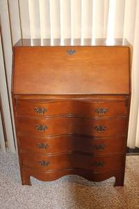 lot 89 image: Vintage Wooden Secretary Desk with Drawers