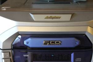 lot 91 image: Audiophase 5-CD Changer Stereo System with Speakers and Remote
