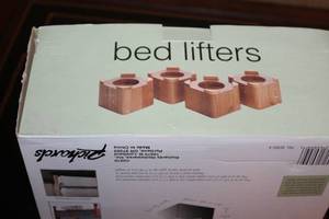 lot 108 image: Richards Bed Lifters