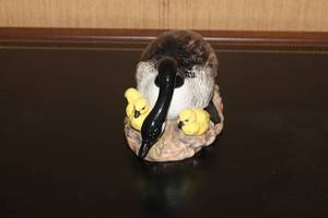 lot 111 image: Vintage Ceramic Figurine of a Goose with Goslings
