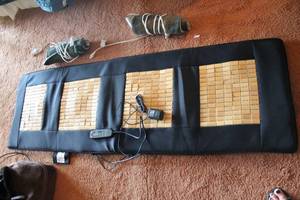 lot 126 image: Lot of Electric Heating Pads and Bamboo Mat