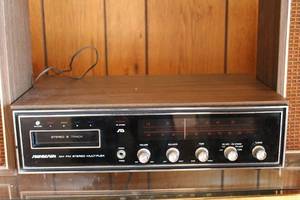 lot 129 image: Soundesign AM-FM Stereo Multiplex with 8-Track Player and Speakers